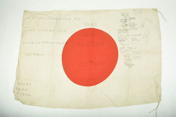 Drapeau Japonais signé par les soldats du 390th Inf / 98th Div