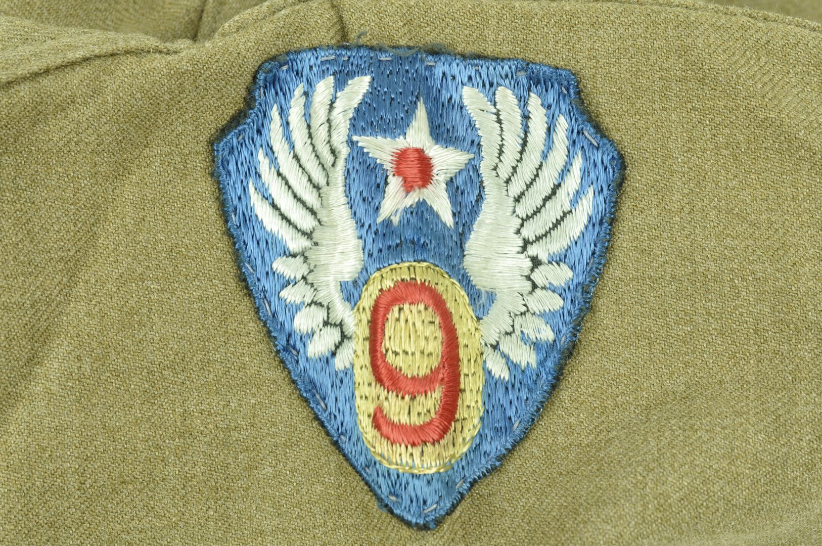 Chemise "moutarde" Nominative / Patch 9ième US Army Air Force BRITISH MADE