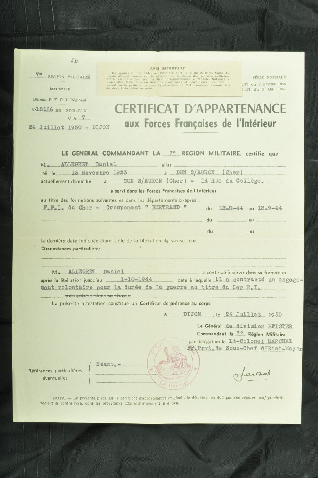 Ensemble documents 43 CJF / 1ier Régiment d' Infanterie / album photos FFI Bourges