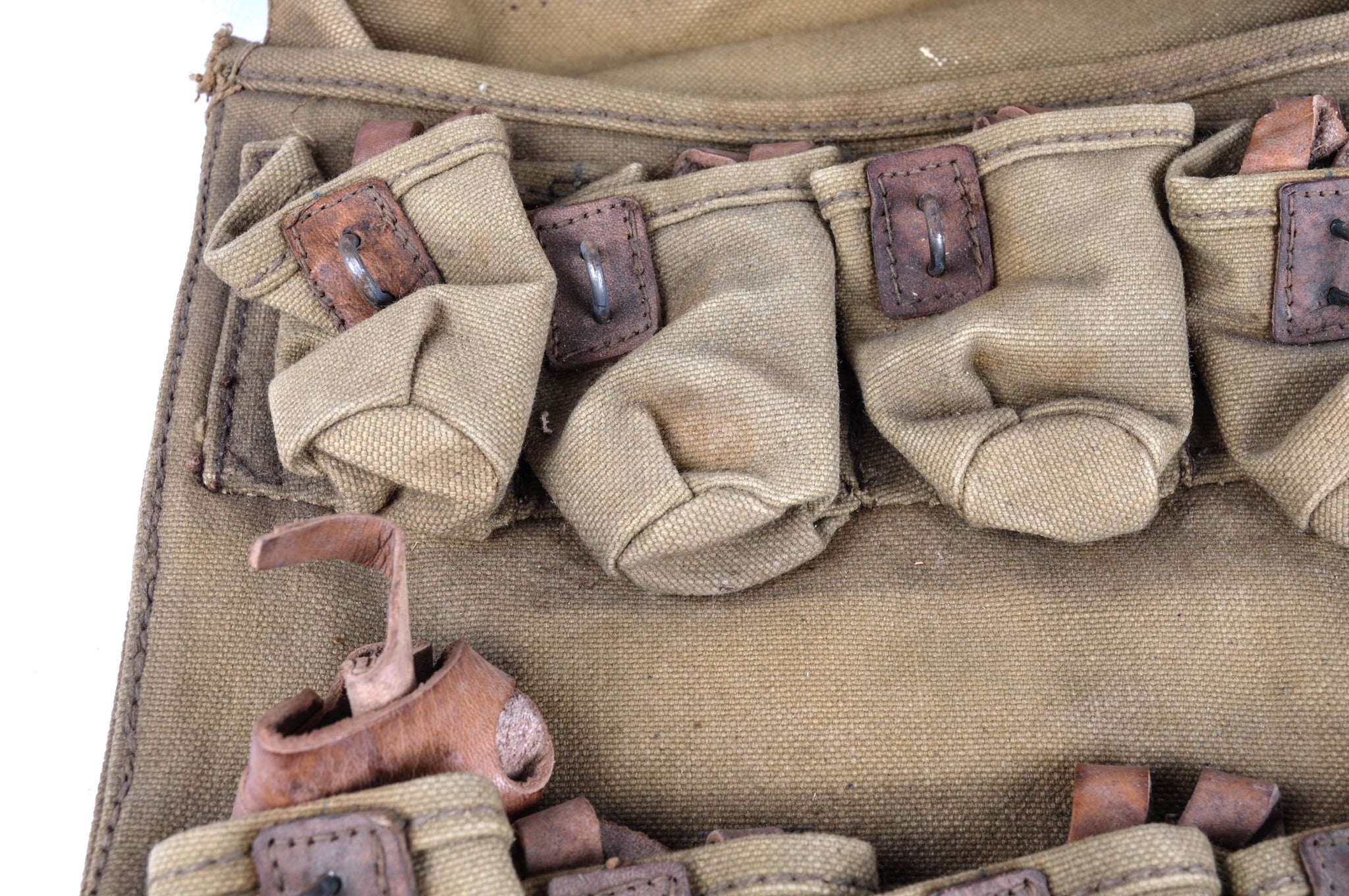 Musette porte grenades modèle 1916 datée 1918
